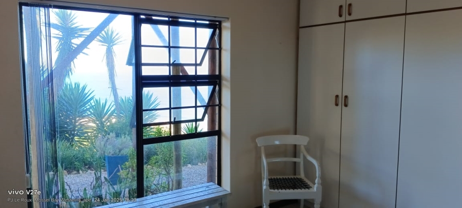 To Let 5 Bedroom Property for Rent in Dana Bay Western Cape